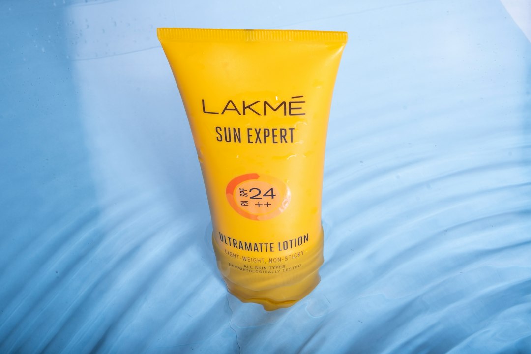 Azelaic Acid and Sunscreen: A Cautious Routine for Uneven Tone